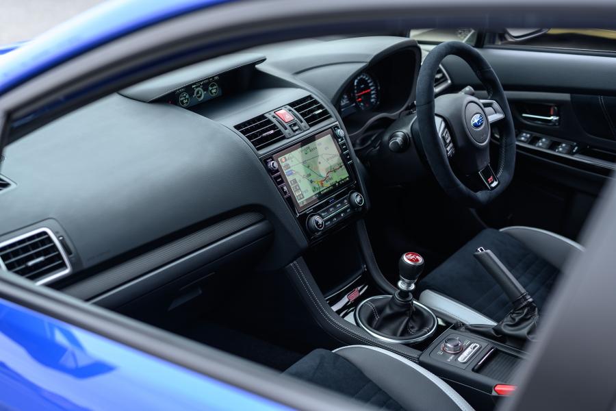 Интерьер Subaru WRX STI EJ20 Final Edition 2019 года  (JP) (фото 14 из 23)